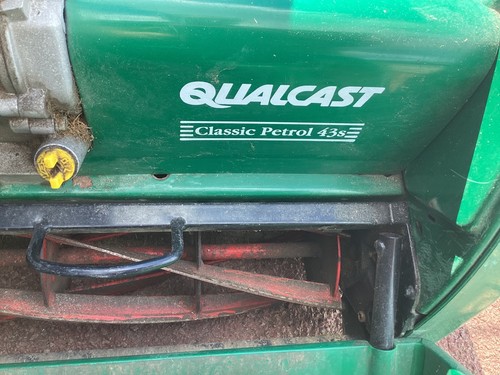 Qualcast classic petrol 43s - petrol,